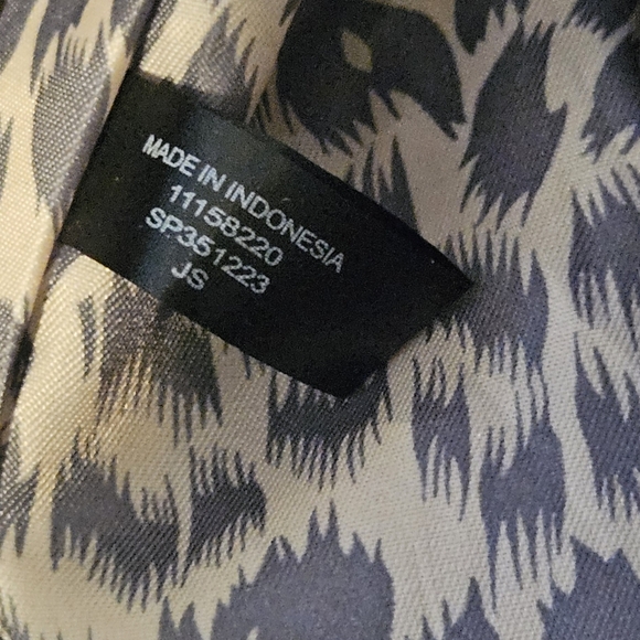 Guess Brown Signature Shoulder Tote Bag - Picture 14 of 15